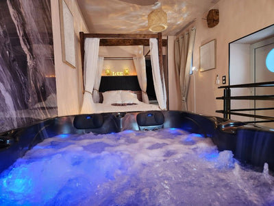 Loveroom L'Instant Précieux - Love’nSpa - weekend en amoureux, love rooms avec spa ou jacuzzi privatif