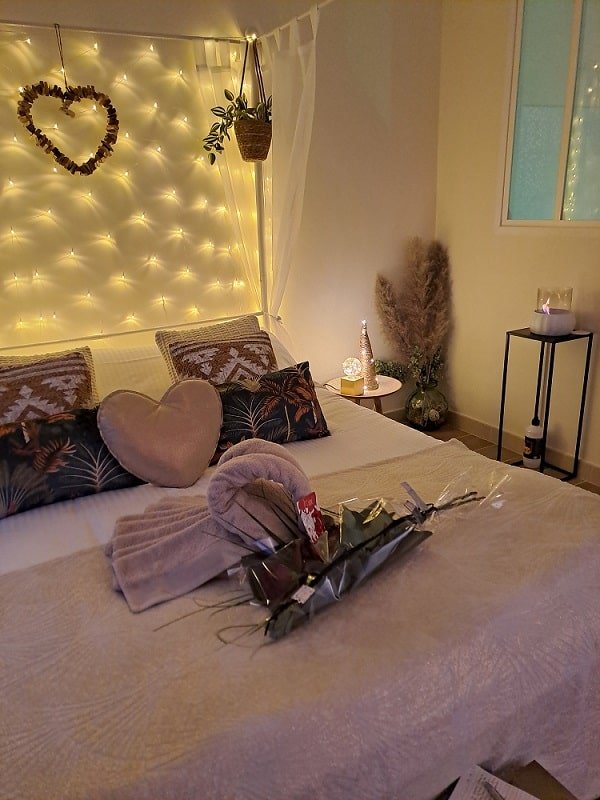 Lover's room Tropic - Love’nSpa - weekend en amoureux, love rooms avec spa ou jacuzzi privatif2 de Lover's room Tropic
