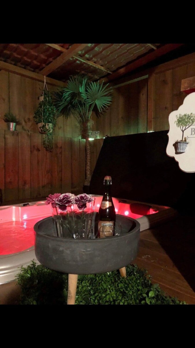 Lovin’ Chalets - L’Idylle Chalet - Love’nSpa - weekend en amoureux, love rooms avec spa ou jacuzzi privatif11 de Lovin’ Chalets - L’Idylle Chalet
