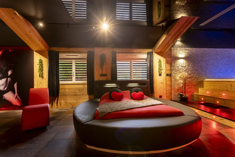 Luxury love room Tentation - Love’nSpa - weekend en amoureux, love rooms avec spa ou jacuzzi privatif
