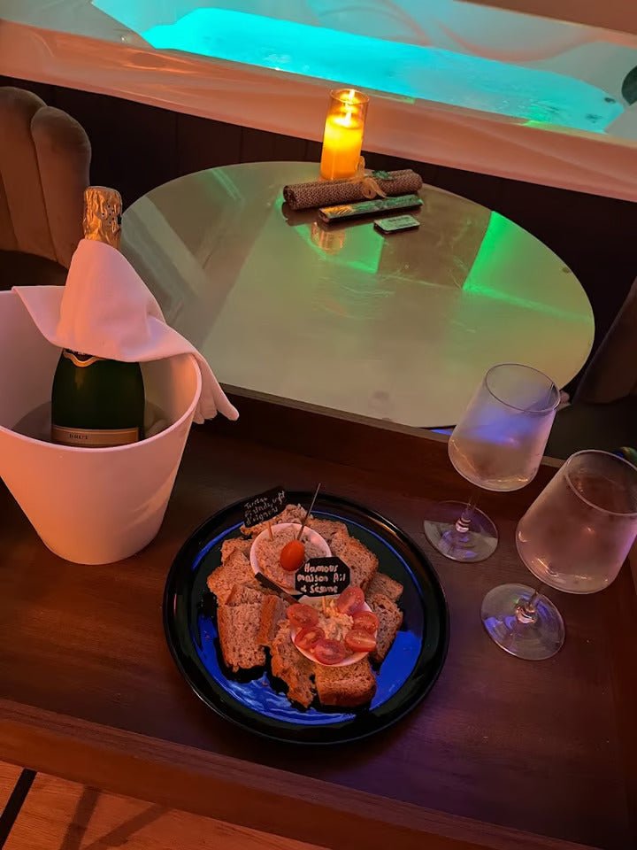 Manoir du Grand Chêne - Suite Quintessence - Love’nSpa - weekend en amoureux, love rooms avec spa ou jacuzzi privatif4 de Manoir du Grand Chêne - Suite Quintessence
