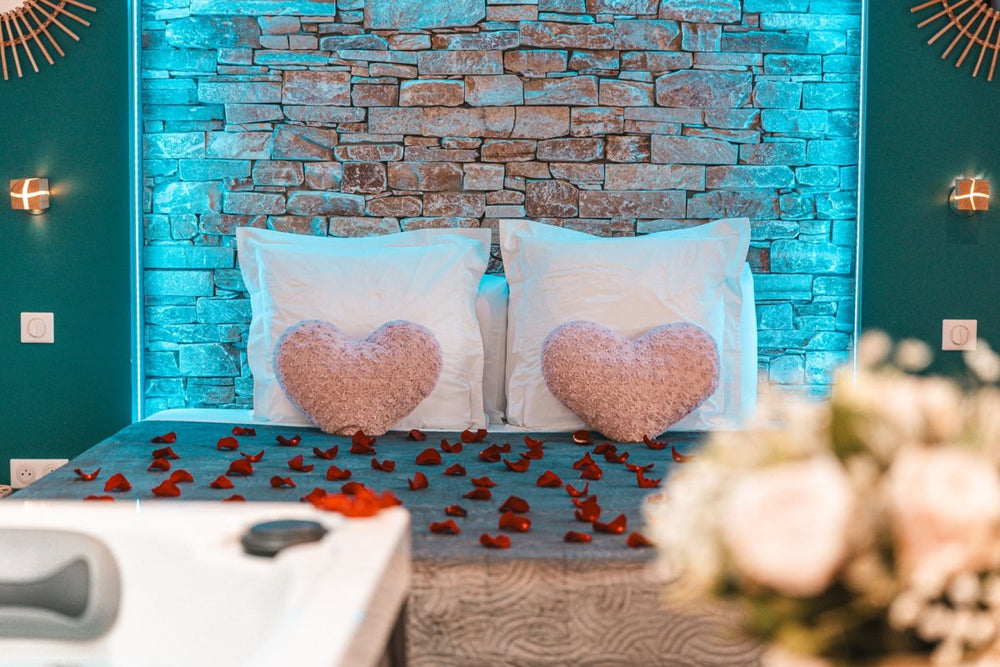 Mini toy - Love’nSpa - weekend en amoureux, love rooms avec spa ou jacuzzi privatif1 de Mini toy

