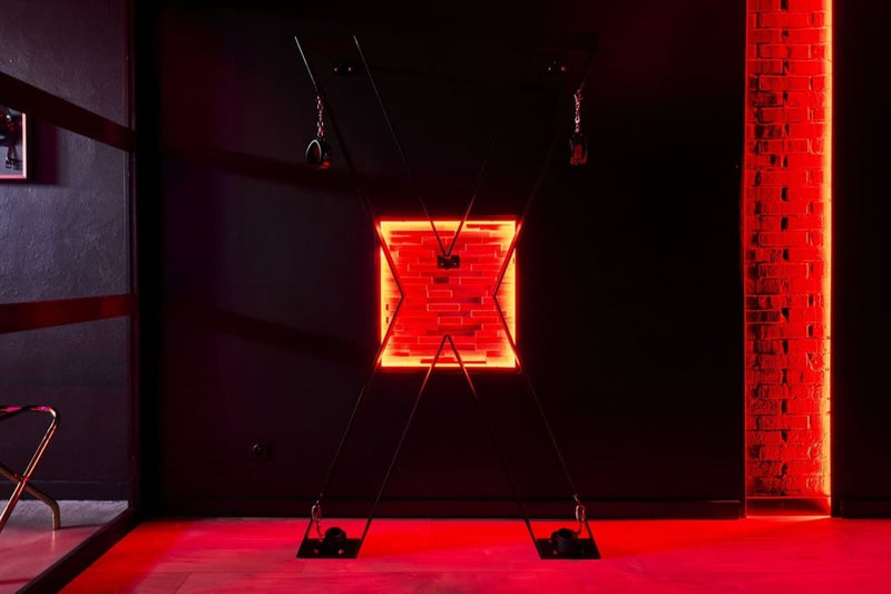 Ô Diable Des Plaisirs - La Dominatrice - Love’nSpa - weekend en amoureux, love rooms avec spa ou jacuzzi privatif3 de Ô Diable Des Plaisirs - La Dominatrice
