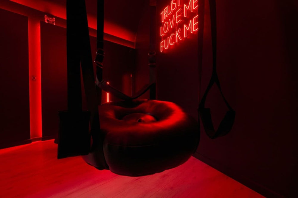 Ô Diable Des Plaisirs - La Soumise - Love’nSpa - weekend en amoureux, love rooms avec spa ou jacuzzi privatif16 de Ô Diable Des Plaisirs - La Soumise
