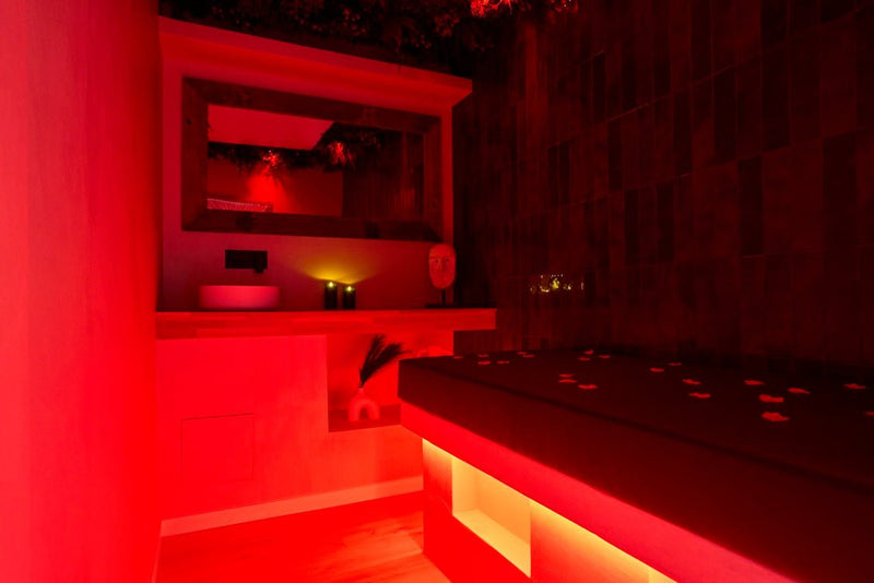 Ô Diable Des Plaisirs - La Soumise - Love’nSpa - weekend en amoureux, love rooms avec spa ou jacuzzi privatif4 de Ô Diable Des Plaisirs - La Soumise
