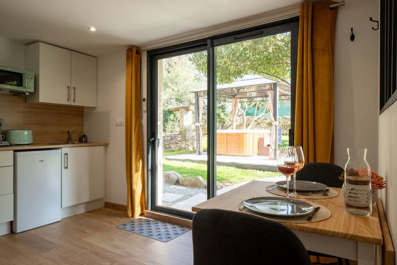 Ô Jacuzzi du Mazet - Love’nSpa - weekend en amoureux, love rooms avec spa ou jacuzzi privatif