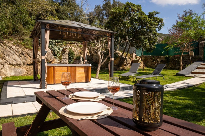 Ô Jacuzzi du Mazet - Love’nSpa - weekend en amoureux, love rooms avec spa ou jacuzzi privatif4 de Ô Jacuzzi du Mazet
