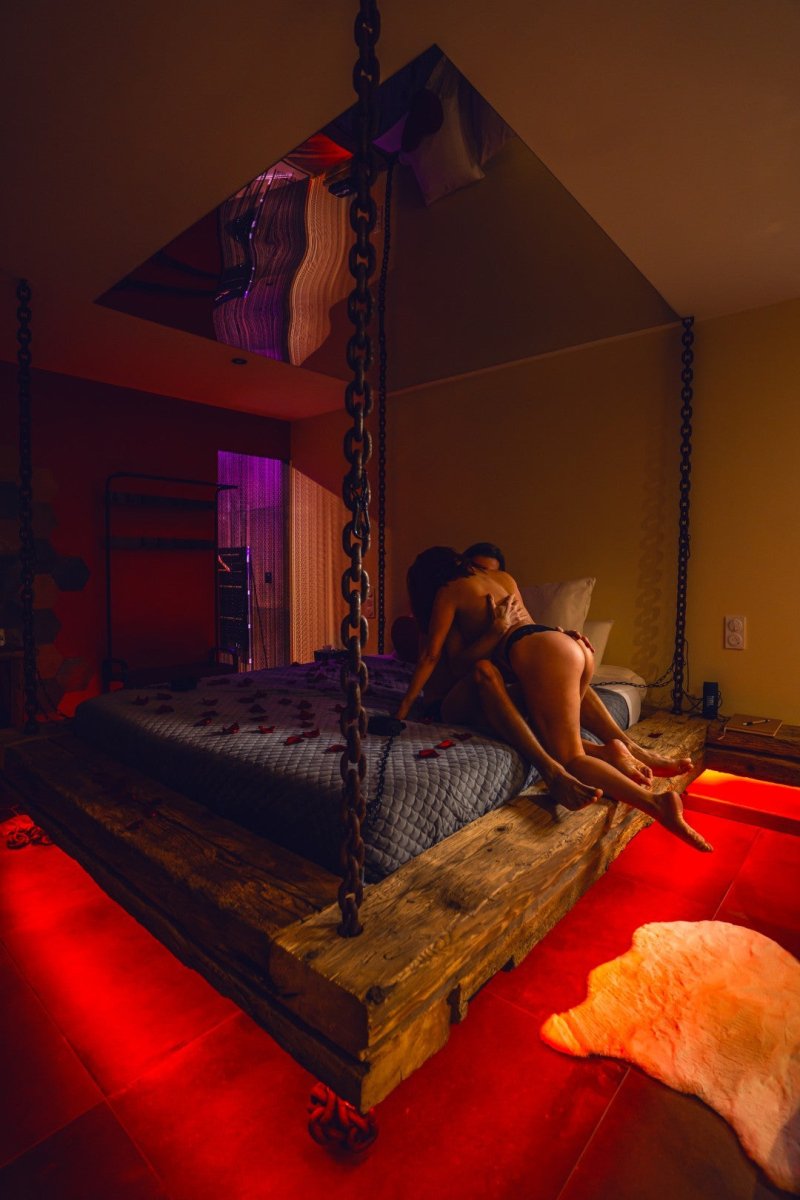 OLE OLE - Love’nSpa - weekend en amoureux, love rooms avec spa ou jacuzzi privatif18 de OLE OLE
