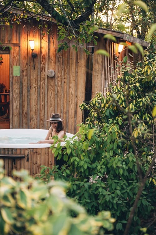 Pella Roca - Cabane Spa 1 - Love’nSpa - weekend en amoureux, love rooms avec spa ou jacuzzi privatif