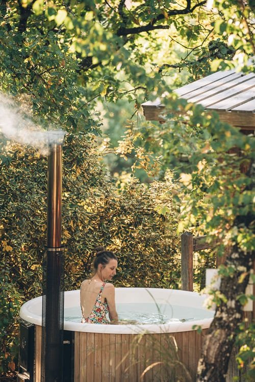 Pella Roca - Cabane Spa 2 - Love’nSpa - weekend en amoureux, love rooms avec spa ou jacuzzi privatif