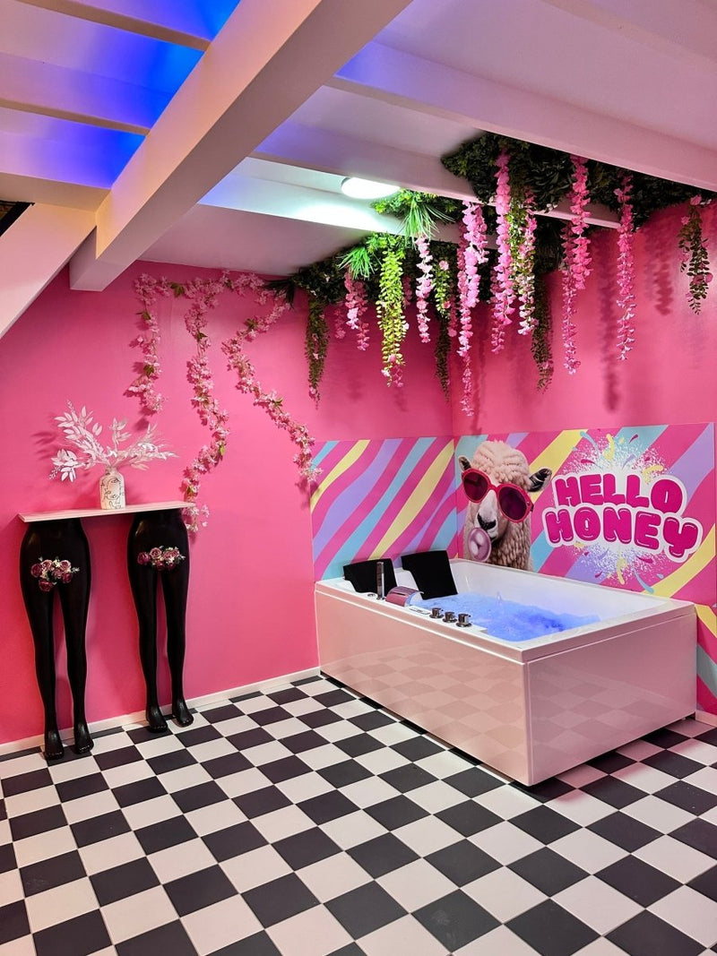 Pink Art - Love’nSpa - weekend en amoureux, love rooms avec spa ou jacuzzi privatif