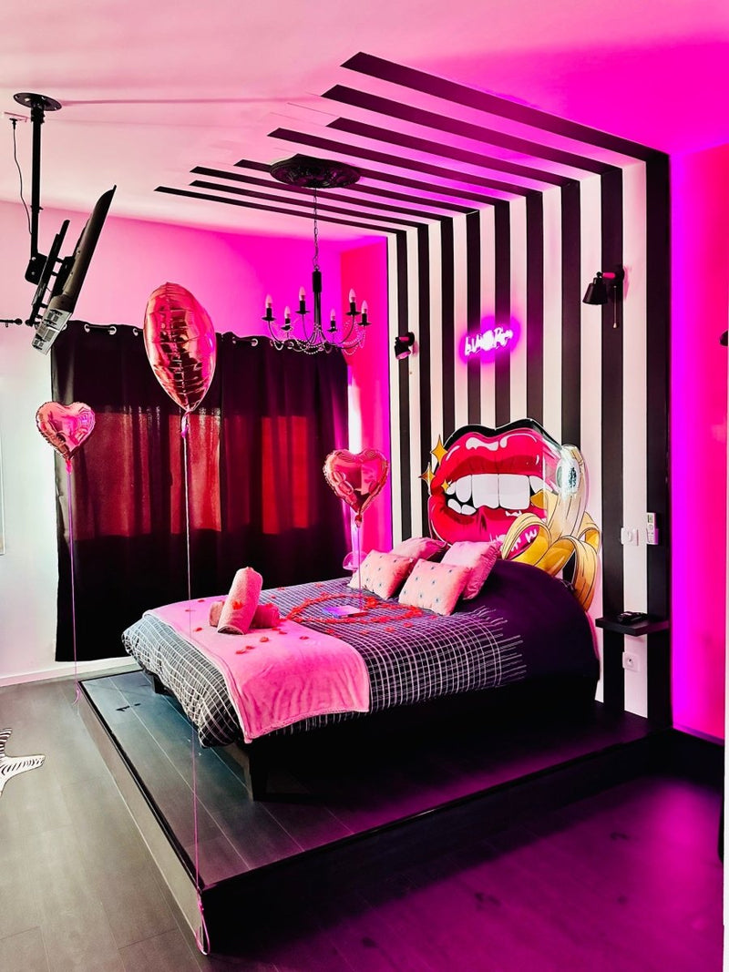 Pink Art - Love’nSpa - weekend en amoureux, love rooms avec spa ou jacuzzi privatif1 de Pink Art
