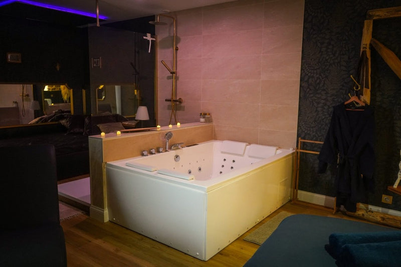 Plaisir secret - Love’nSpa - weekend en amoureux, love rooms avec spa ou jacuzzi privatif