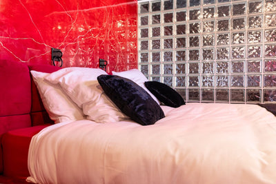 Primo - L’Interdit – Luxe, Glamour et Sensualité - Love’nSpa - weekend en amoureux, love rooms avec spa ou jacuzzi privatif