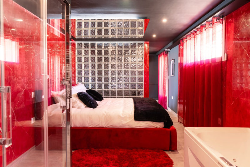 Primo - L’Interdit – Luxe, Glamour et Sensualité - Love’nSpa - weekend en amoureux, love rooms avec spa ou jacuzzi privatif