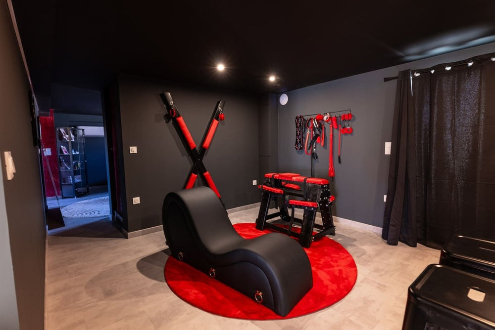 Primo - L’Interdit – Luxe, Glamour et Sensualité - Love’nSpa - weekend en amoureux, love rooms avec spa ou jacuzzi privatif1 de Chez MV - L’Interdit – Luxe, Glamour et Sensualité
