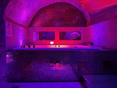 Private Room 28 - Love’nSpa - weekend en amoureux, love rooms avec spa ou jacuzzi privatif