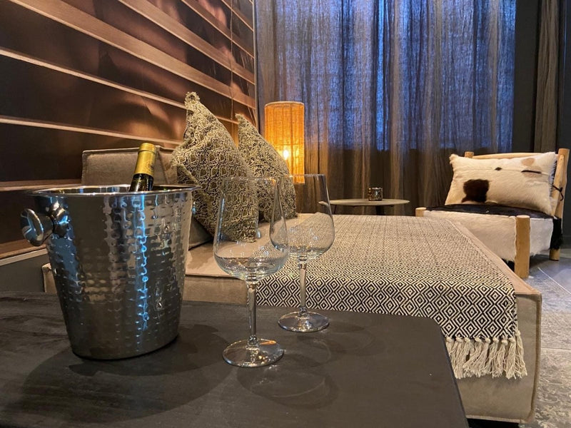 Private Room 28 - Love’nSpa - weekend en amoureux, love rooms avec spa ou jacuzzi privatif