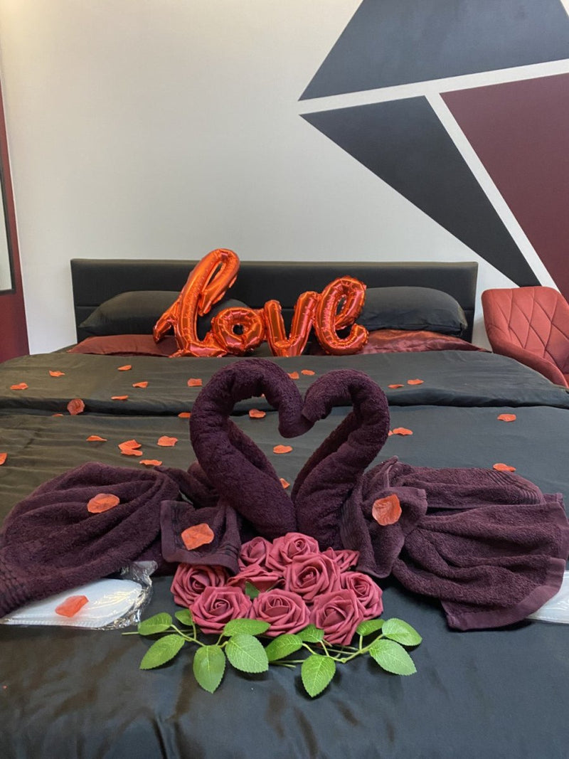 Redroom - Love’nSpa - weekend en amoureux, love rooms avec spa ou jacuzzi privatif3 de Redroom
