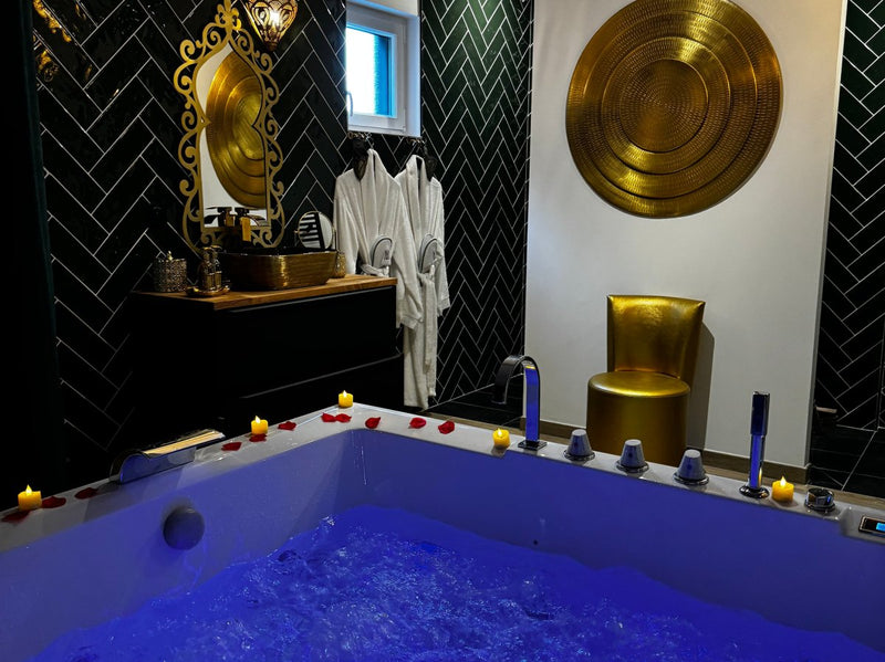 RIAD MAJORELLE - Love’nSpa - weekend en amoureux, love rooms avec spa ou jacuzzi privatif1 de RIAD MAJORELLE
