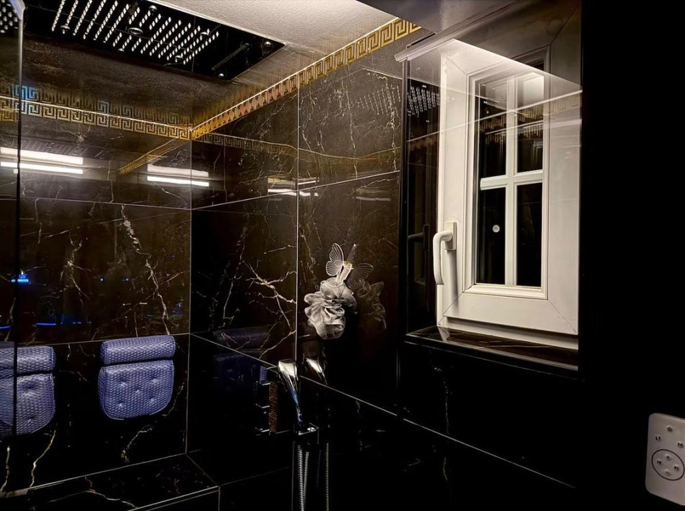 Romantic Room Alexis - Love’nSpa - weekend en amoureux, love rooms avec spa ou jacuzzi privatif21 de Romantic Room Alexis
