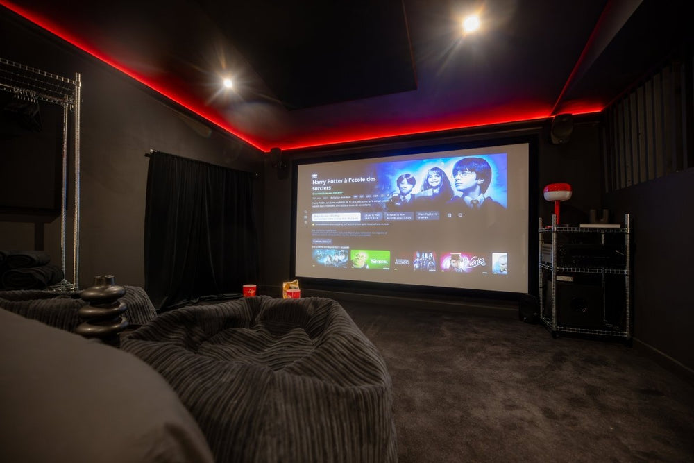Salle de Cinéma privée I Seventharts I Cinema Room - Love’nSpa - weekend en amoureux, love rooms avec spa ou jacuzzi privatif4 de Salle de Cinéma privée I Seventharts I Cinema Room
