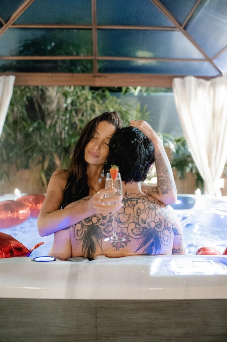 Secret Désir - Haut de gamme - Spa - Espace coquin - Love’nSpa - weekend en amoureux, love rooms avec spa ou jacuzzi privatif20 de Secret Désir - Haut de gamme - Spa - Espace coquin
