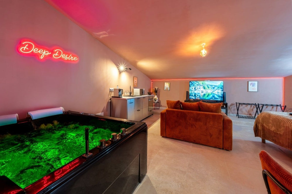 Secret Room - Love’nSpa - weekend en amoureux, love rooms avec spa ou jacuzzi privatif1 de Secret Room
