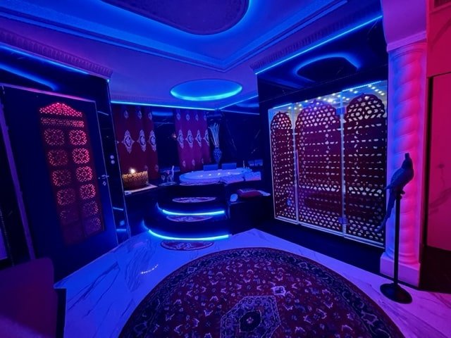 Sheherazade - Love’nSpa - weekend en amoureux, love rooms avec spa ou jacuzzi privatif4 de Sheherazade - Lyon Intramuros
