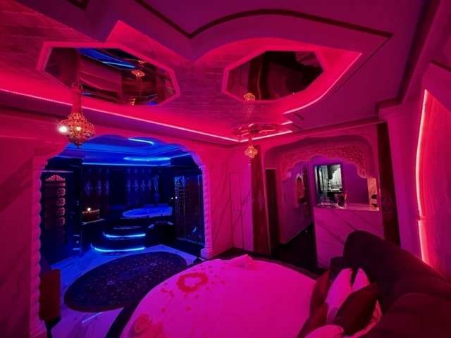 Sheherazade - Love’nSpa - weekend en amoureux, love rooms avec spa ou jacuzzi privatif6 de Sheherazade - Lyon Intramuros
