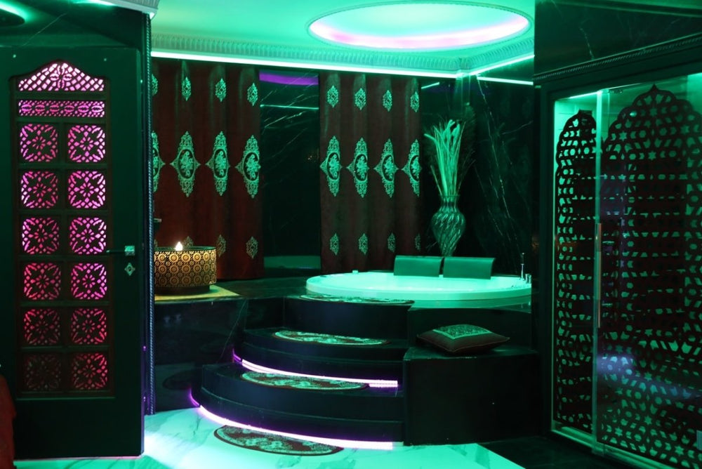 Sheherazade - Love’nSpa - weekend en amoureux, love rooms avec spa ou jacuzzi privatif14 de Sheherazade - Lyon Intramuros
