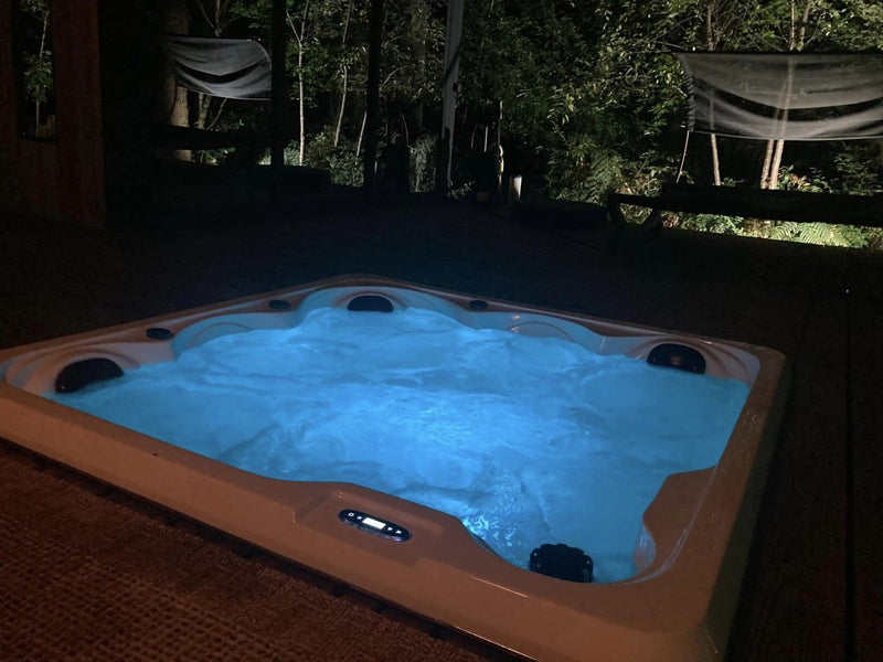 So Wood 33 - Love’nSpa - weekend en amoureux, love rooms avec spa ou jacuzzi privatif