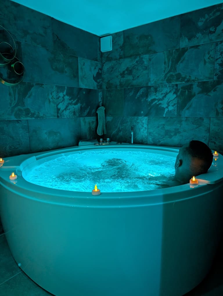 Spassionnement Nature - Love’nSpa - weekend en amoureux, love rooms avec spa ou jacuzzi privatif5 de Spassionnement Nature
