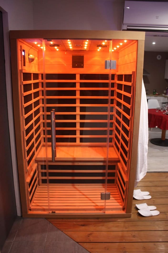 Suit'Dream - Suite Rouge - Love’nSpa - weekend en amoureux, love rooms avec spa ou jacuzzi privatif2 de Suit'Dream - Suite Rouge
