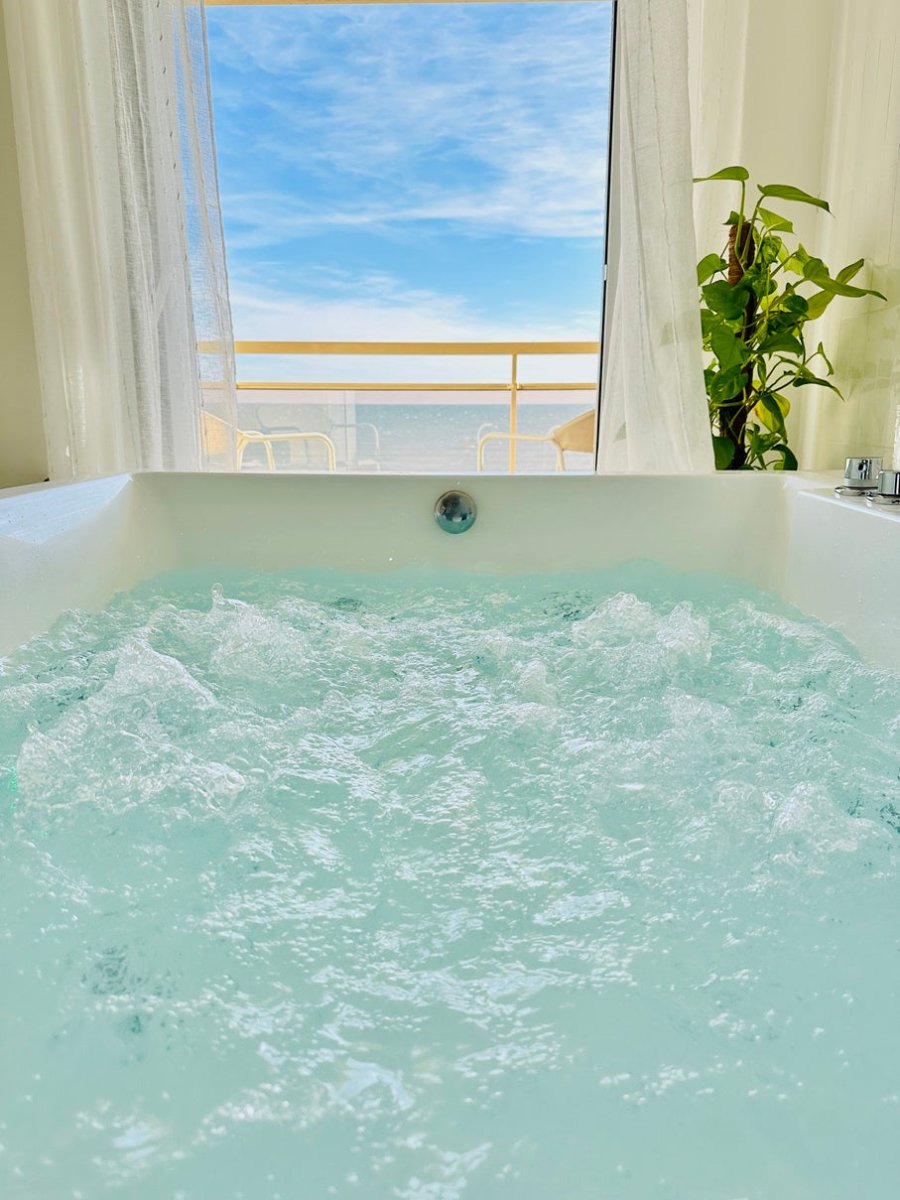 Suite Balnéo Canet - Love’nSpa - weekend en amoureux, love rooms avec spa ou jacuzzi privatif1 de Suite Balnéo Canet
