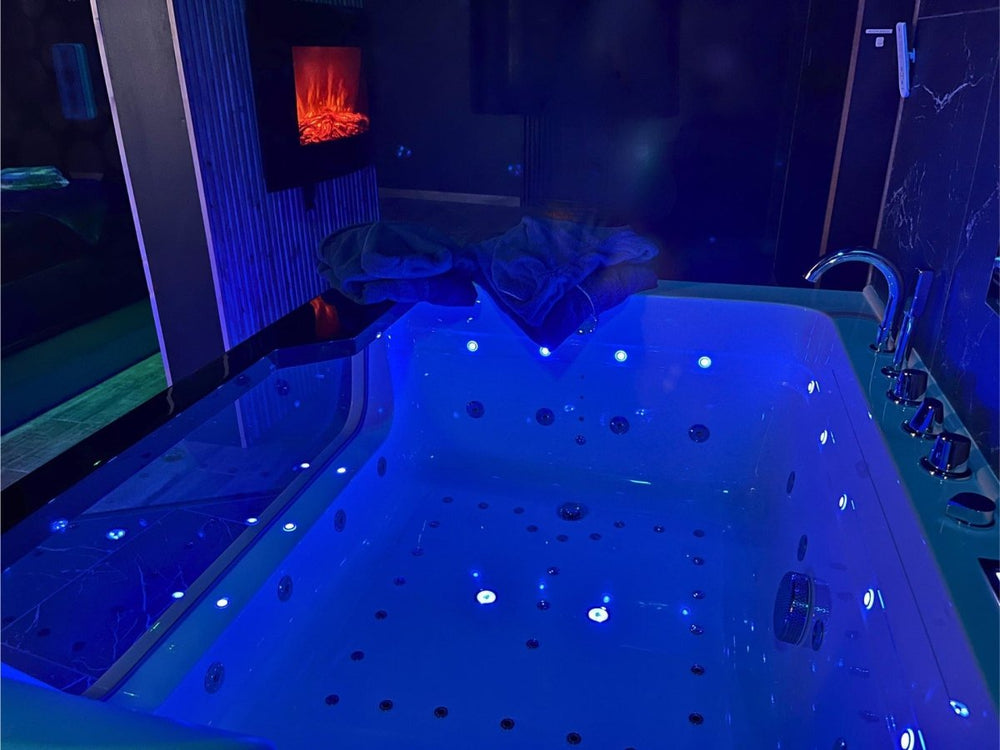 Suite Casanova - Doux Bleu Jeux - Love’nSpa - weekend en amoureux, love rooms avec spa ou jacuzzi privatif7 de Suite Casanova - Doux Bleu Jeux
