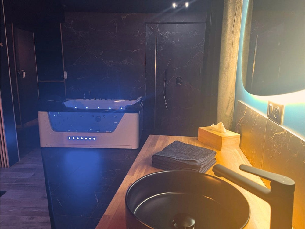 Suite Casanova - Doux Bleu Jeux - Love’nSpa - weekend en amoureux, love rooms avec spa ou jacuzzi privatif8 de Suite Casanova - Doux Bleu Jeux
