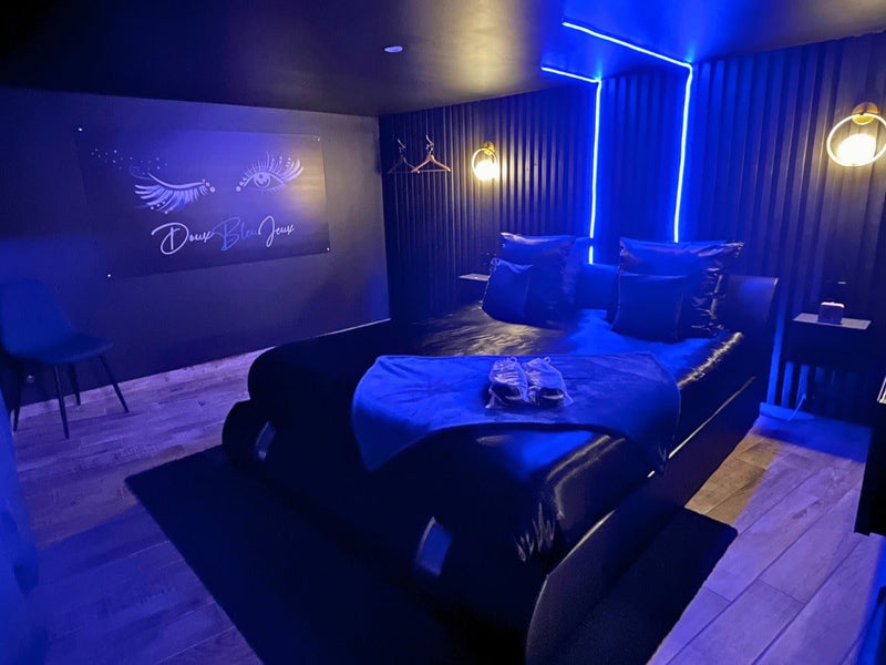 Suite Cléopâtre - Doux Bleu Jeux - Love’nSpa - weekend en amoureux, love rooms avec spa ou jacuzzi privatif4 de Suite Cléopâtre - Doux Bleu Jeux
