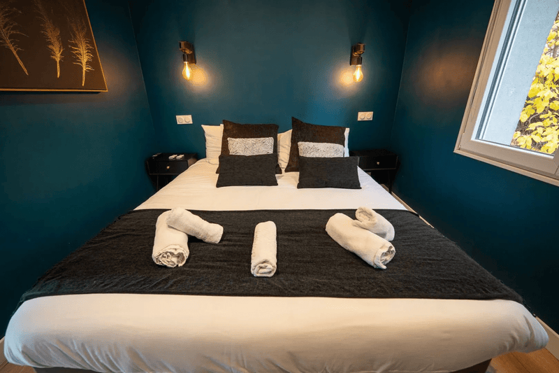 Suite romantique avec baignoire Balnéo en pleine montagne - Love’nSpa - weekend en amoureux, love rooms avec spa ou jacuzzi privatif4 de Suite romantique avec baignoire Balnéo en pleine montagne
