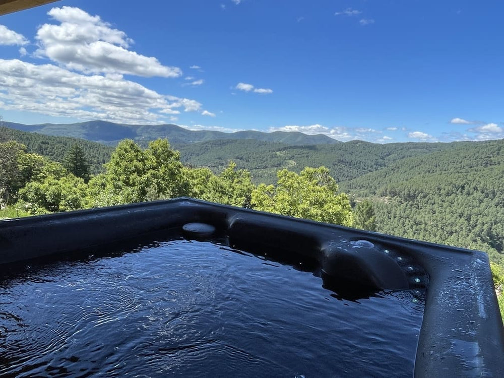 Suite Villa Le belvédère Cévenol - Love’nSpa - weekend en amoureux, love rooms avec spa ou jacuzzi privatif2 de La suite Villa L'Eden - Le Belvédère Cévenol
