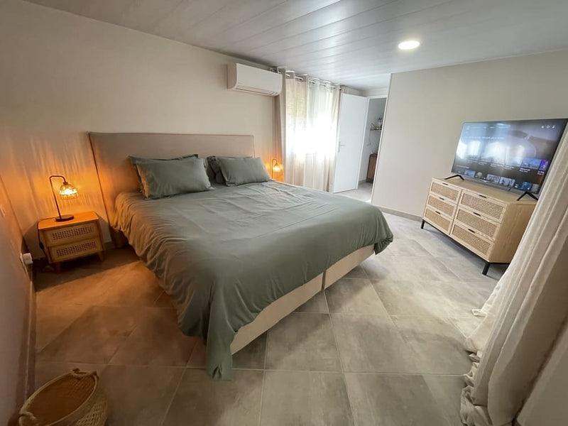 Suite Villa Le belvédère Cévenol - Love’nSpa - weekend en amoureux, love rooms avec spa ou jacuzzi privatif2 de La suite Villa L'Eden - Le Belvédère Cévenol
