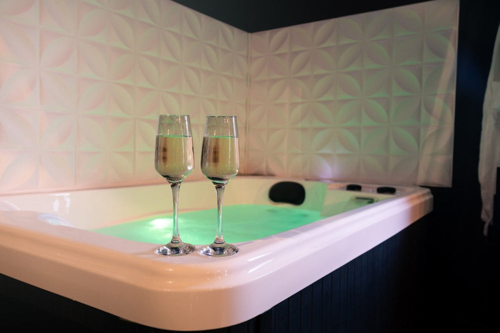 The Ruby Lodge - Love’nSpa - weekend en amoureux, love rooms avec spa ou jacuzzi privatif3 de The Ruby Lodge
