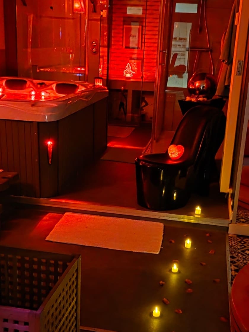 The spa by elle et lui - Mouscron - Love’nSpa - weekend en amoureux, love rooms avec spa ou jacuzzi privatif1 de The spa by elle et lui - Mouscron
