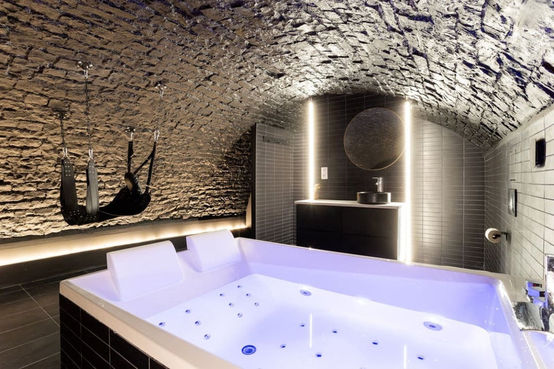 To the Moon and back - Love’nSpa - weekend en amoureux, love rooms avec spa ou jacuzzi privatif