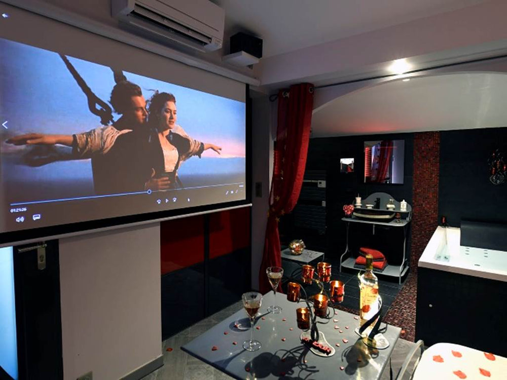 Une Parenthèse pour Deux - Chambre Rouge Passion - Love’nSpa - weekend en amoureux, love rooms avec spa ou jacuzzi privatif2 de Une Parenthèse pour Deux - Chambre Rouge Passion
