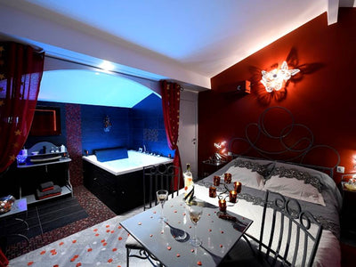 Une Parenthèse pour Deux - Chambre Rouge Passion - Love’nSpa - weekend en amoureux, love rooms avec spa ou jacuzzi privatif