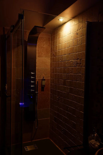 Une Parenthèse pour Deux - Chambre Tentation Dorée - Love’nSpa - weekend en amoureux, love rooms avec spa ou jacuzzi privatif