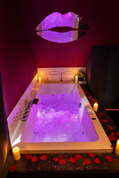 Urban Spa - 3 nuances de plaisir - Love’nSpa - weekend en amoureux, love rooms avec spa ou jacuzzi privatif