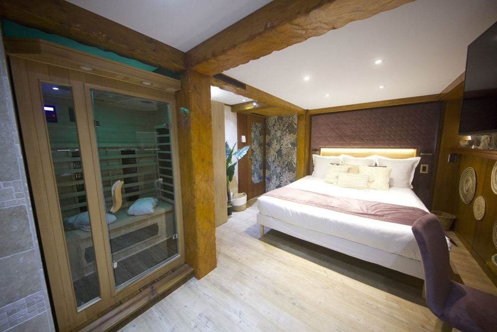 VIP Paris Yacht hôtel - Suite Bali - Love’nSpa - weekend en amoureux, love rooms avec spa ou jacuzzi privatif1 de VIP Paris Yacht hôtel - Suite Bali
