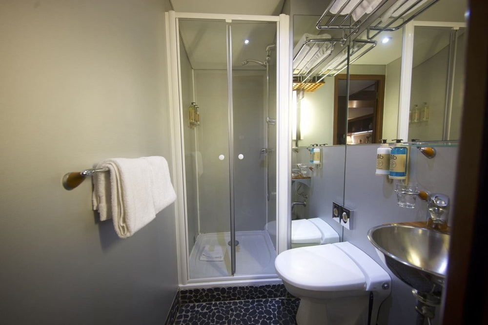 VIP Paris Yacht hôtel - Suite Romantique - Love’nSpa - weekend en amoureux, love rooms avec spa ou jacuzzi privatif14 de VIP Paris Yacht hôtel - Suite Romantique
